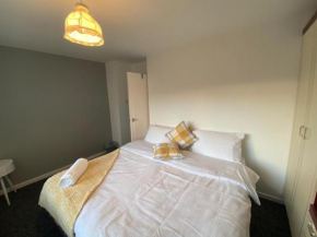 Spacious Luxurious Serviced Accommodation 2